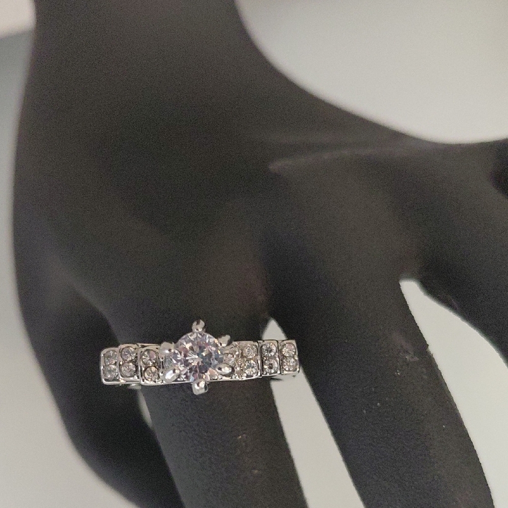 Source Unknown Dazzling Silver Ring
